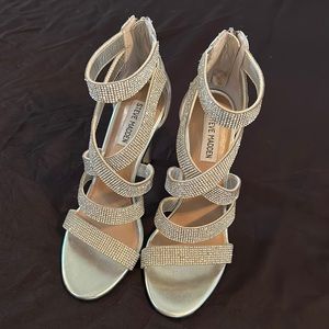 Brand: Steve Madden Size: 8